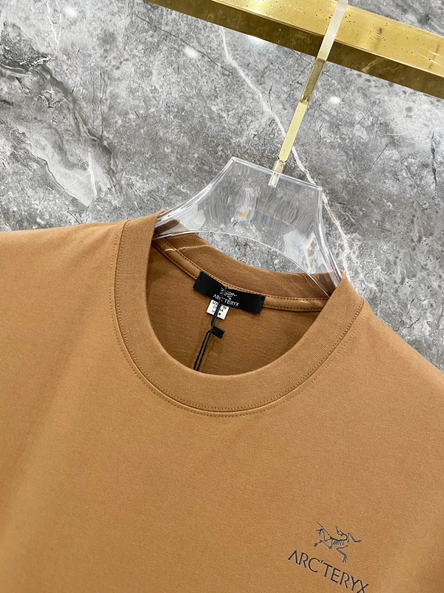 （ ）Classic logo ， Quality Original ， ， ， Premium 。 ！ Sizes: M-3XL : g